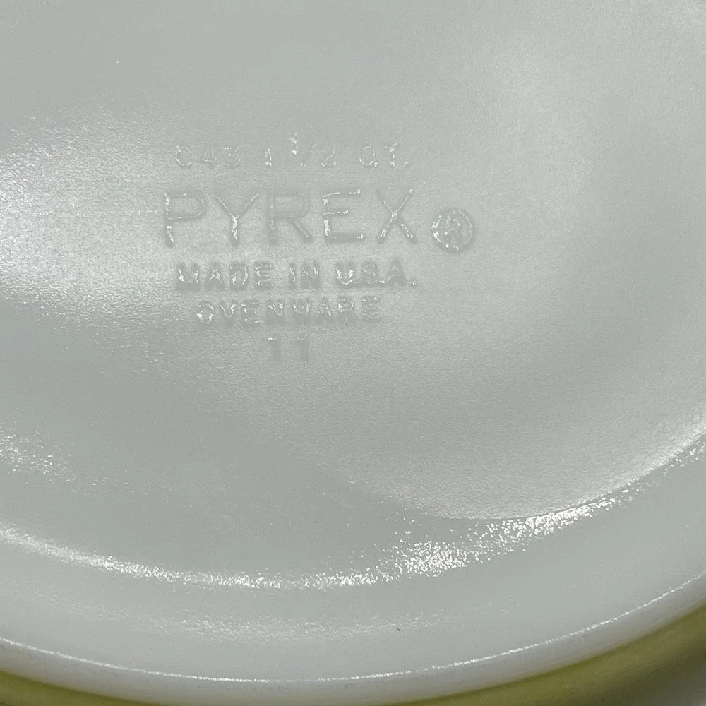 Vintage Pyrex Verde Olive Green 1 1/2 Qt. Oval Casserole Dish With Lid 043